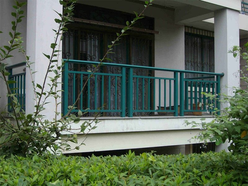 雷山縣陽臺(tái)護(hù)欄